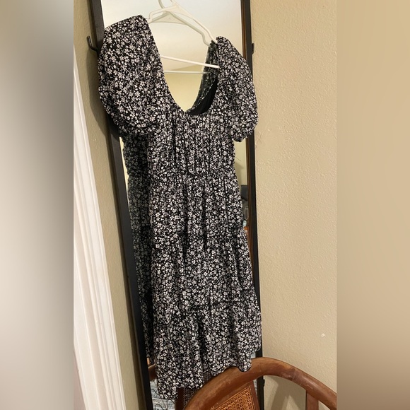 Bailey Blue • Black & White Floral Dress - Picture 2 of 4